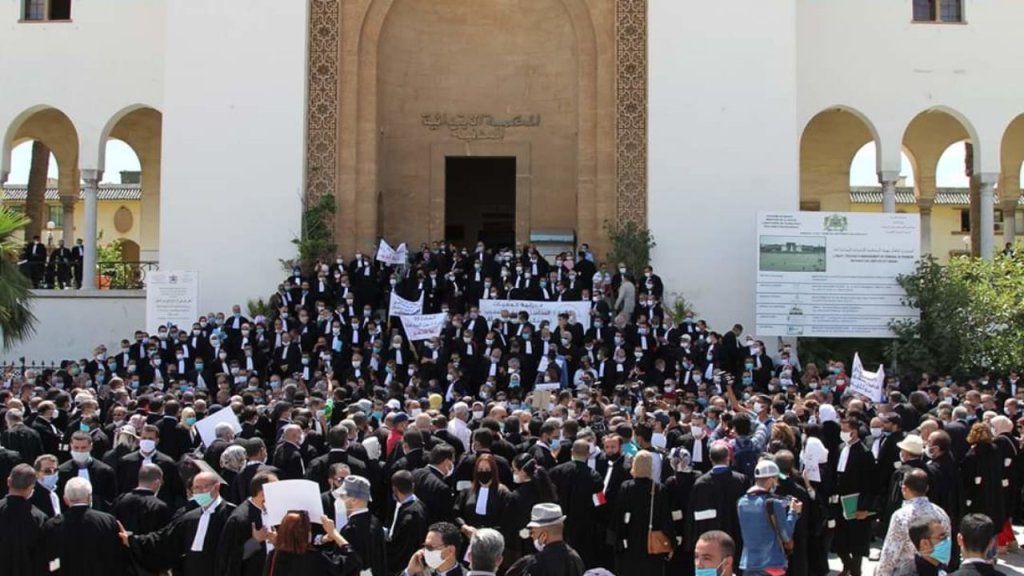 "العدالة والتنمية" تعتبر أن فرض جواز التلقيح بالمحاكم انعكس سلبا على سير مرفق العدالة