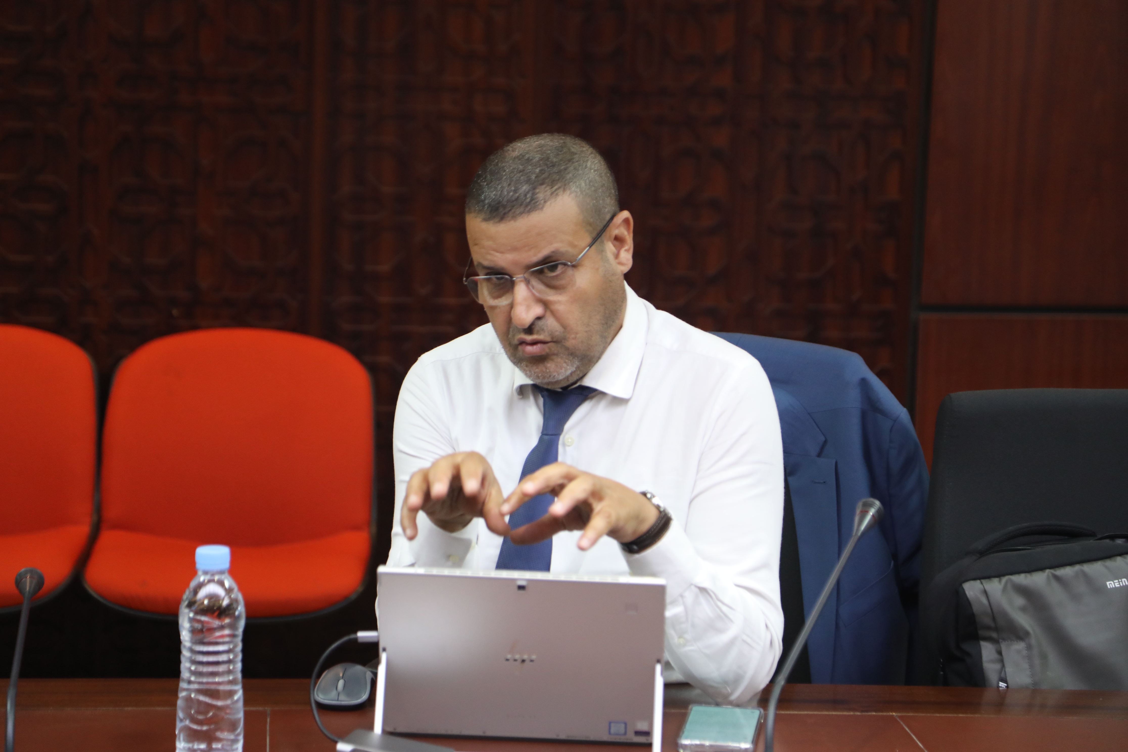 حيكر: قوانين "التبرعات" في حاجة للتحديث و"18.18" يتضمن عبارات غير واضحة