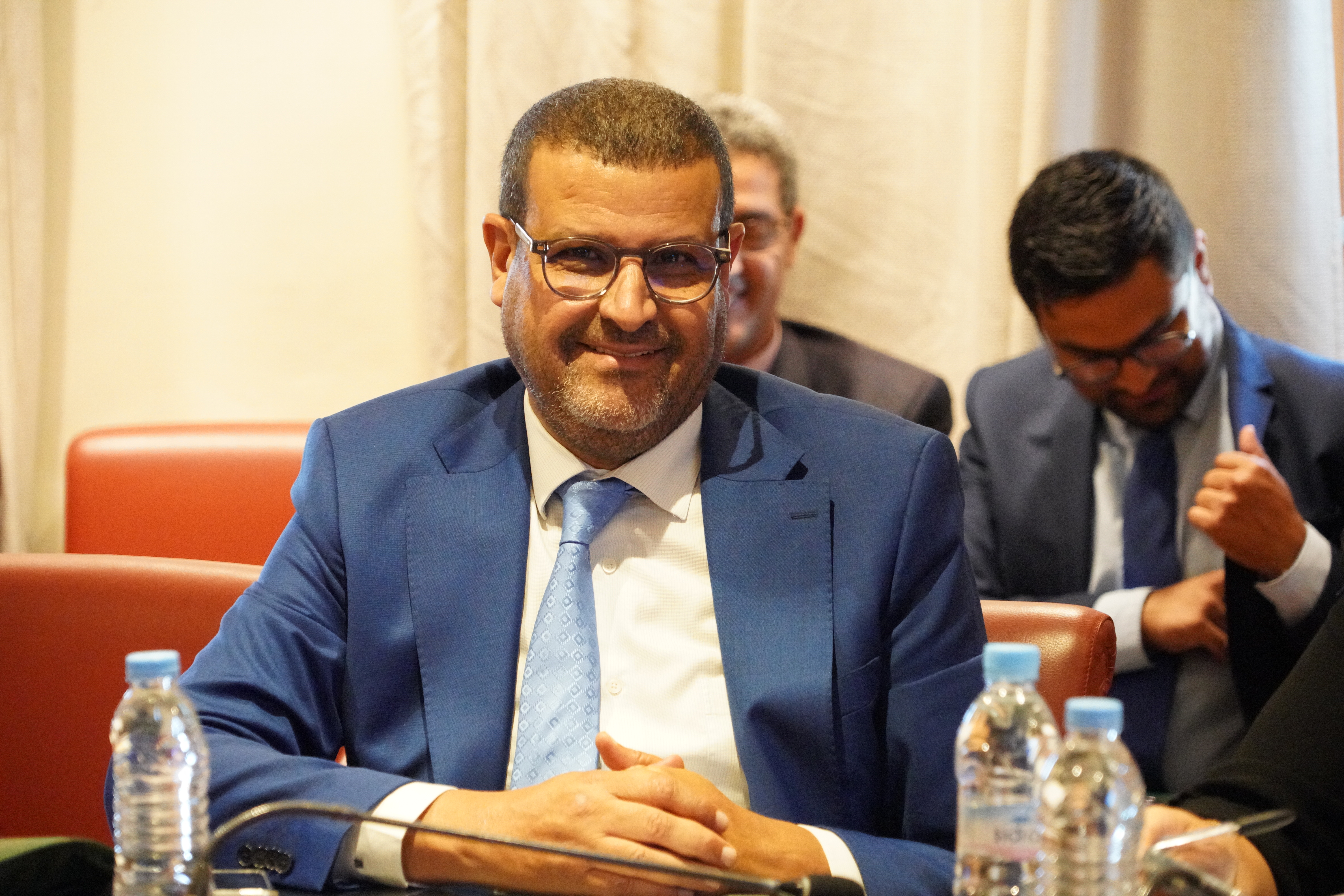 حيكر يكتب: فضيحة ...حينما يخاطب أخنوش مجلس النواب بصفته مقاولا وليس رئيسا للحكومة