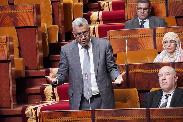 image كل إناء بما فيه ينضح